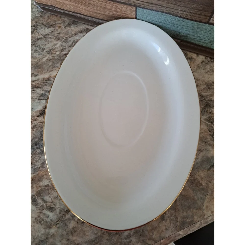Lynns Fine China Gravy Boat with Attached Underplate White Gold Trim Serving